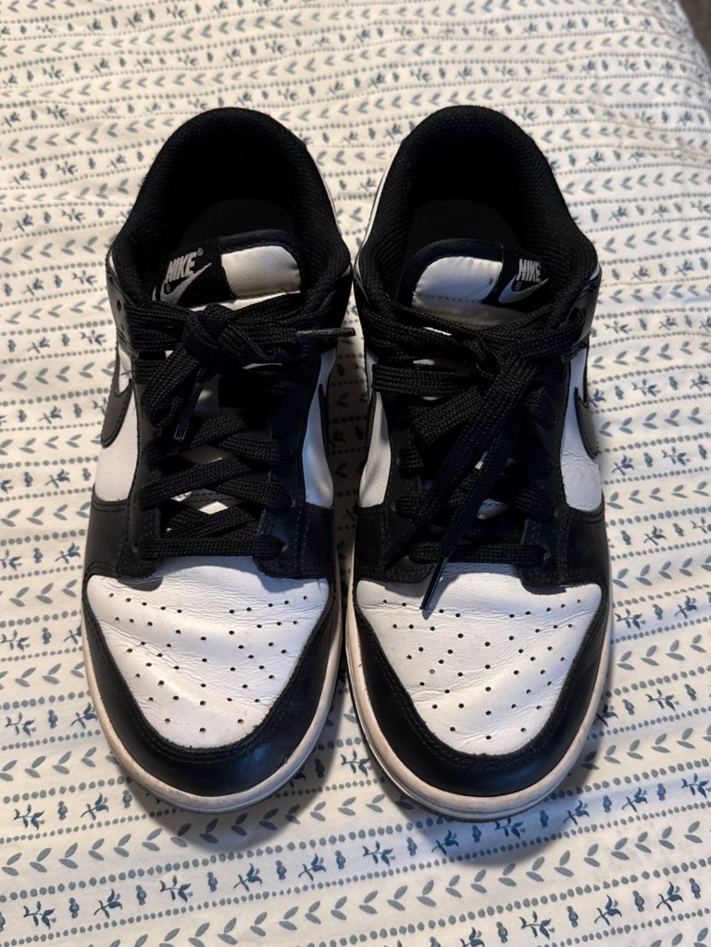 Nike Men’s Black and White Low-Top Sneakers — Classic Two-Tone